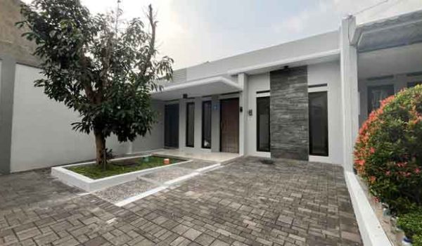 Dijual Batununggal Sari I Tipe 93-185