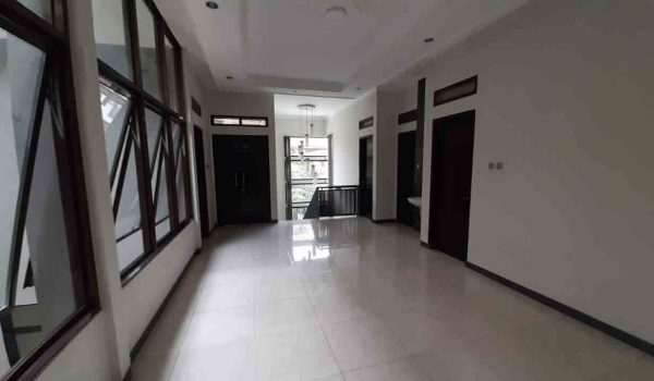 Jual Cepat Rumah Minimalis 2,5 Lantai di Sekelimus ( Buah Batu ) (7)