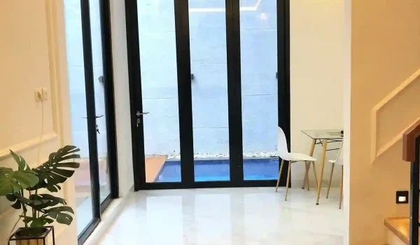 Jual Rumah Baru di Cipedak Jagakarsa Jakarta Selatan Dilengkapi Kolam Renang dan Rooftop -4