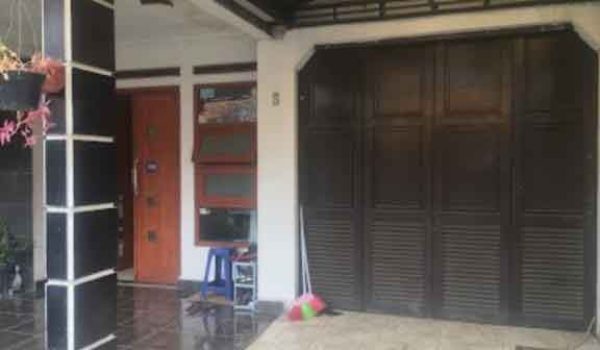 Rumah 1,5 Lantai di Komplek Perkebunan Ciwastra Bandung