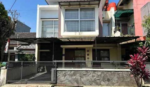 Dijual Rumah 2 Lantai di Arcamanik Kota Bandung