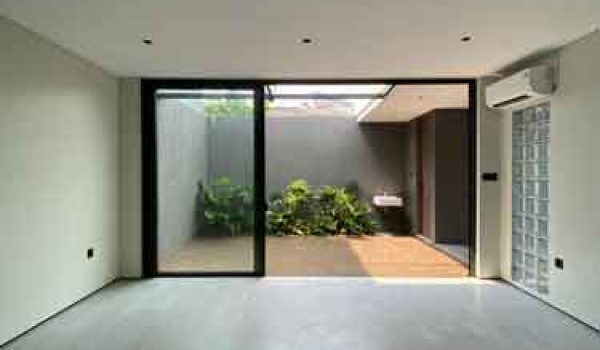 Rumah 2 Lantai di Cilandak Barat