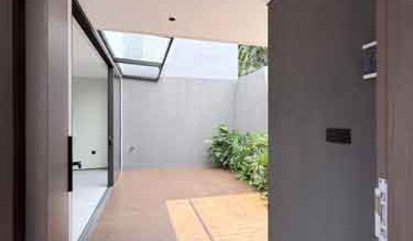 Rumah 2 Lantai di Cilandak Barat