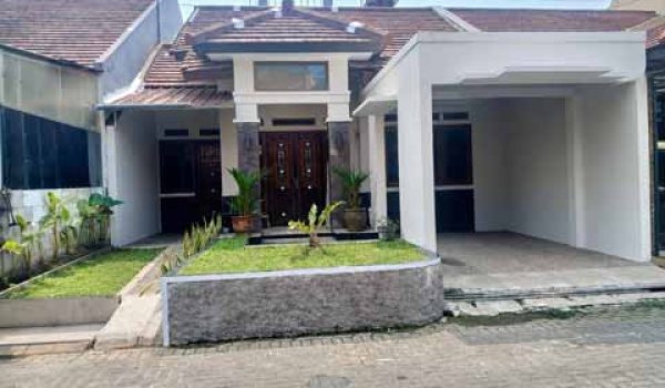 Jual Rumah 2 Lantai di Grand Pinus Regency Bandung
