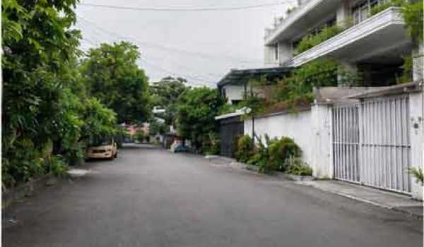 Rumah 2 Lantai di Jalan Kembar Timur Bandung