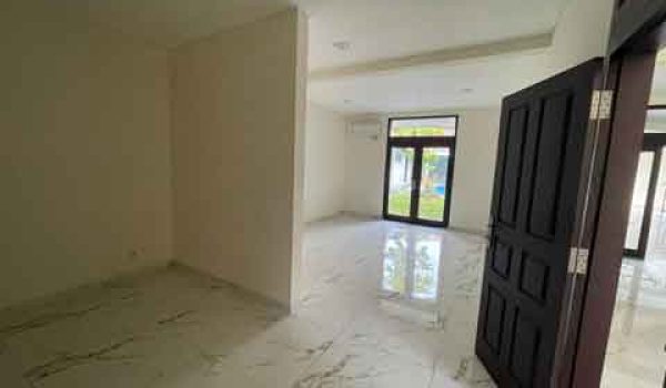 Rumah 2 Lantai di Jalan Malang Menteng Jakarta Pusat
