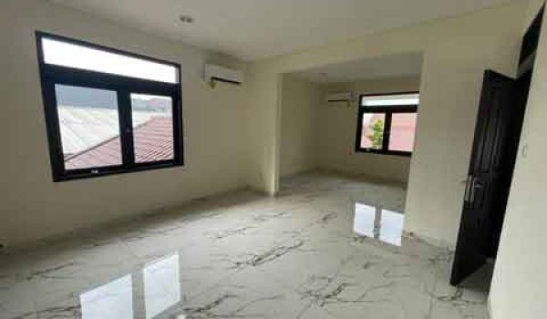Rumah 2 Lantai di Jalan Malang Menteng Jakarta Pusat