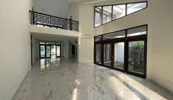 Rumah 2 Lantai di Jalan Malang Menteng Jakarta Pusat
