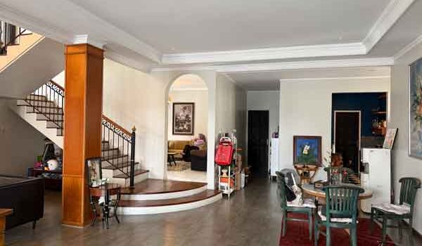 Rumah 2 Lantai di Kemang Jakarta Selatan