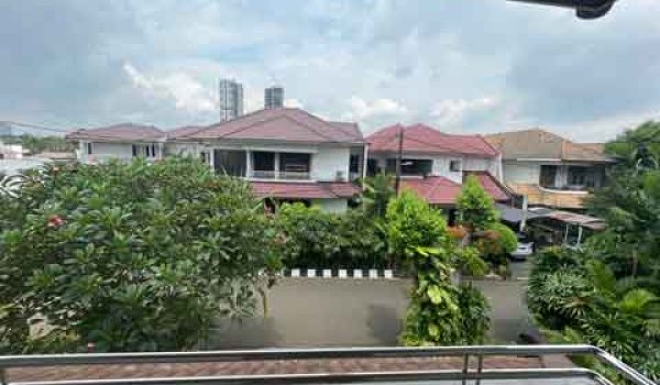 Rumah 2 Lantai di Komplek Pejaten Barat Indah Jakarta Selatan