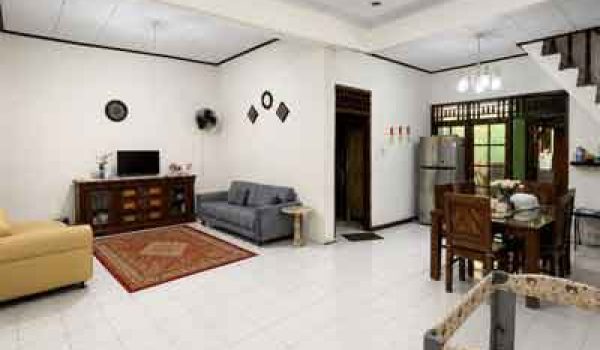 Rumah 2 Lantai di Pejaten Timur Jakarta Selatan