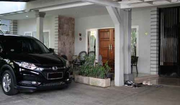 Rumah 2 Lantai di Tubagus Ismail Bandung