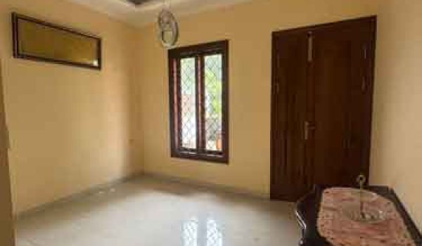 Rumah 2.5 Lantai di Cikutra Baru Bandung