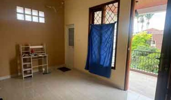 Rumah 2.5 Lantai di Cikutra Baru Bandung