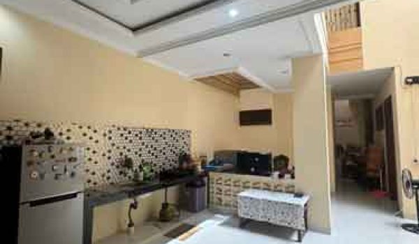 Rumah 2.5 Lantai di Cikutra Baru Bandung
