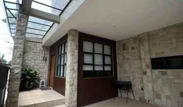Rumah 3 Lantai di Alaya 89 Cirendeu