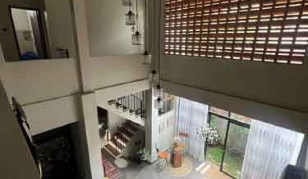 Rumah 3 Lantai di Alaya 89 Cirendeu