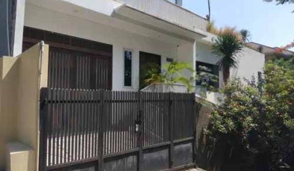 Rumah 3 Lantai di Lebak Bulus Jakarta Selatan