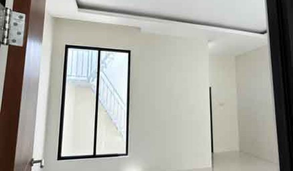 Rumah Baru Siap Huni 2 Lantai di Cisaranten Endah