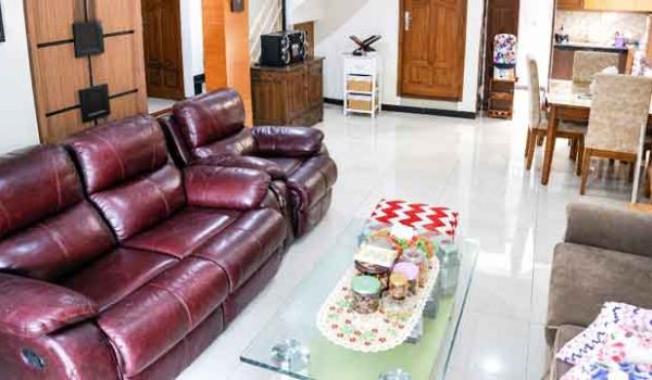 Rumah Hook 2 Lantai di Komplek Palem Permai Bandung