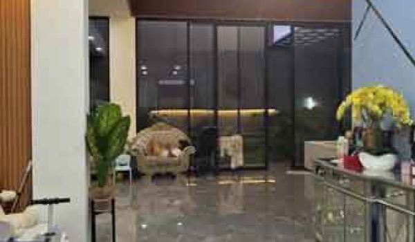 Rumah Mewah 3 Lantai di Taman Kopo Katapang