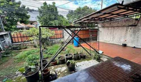 Rumah Strategis di Jalan Mampang Prapatan Jakarta Selatan
