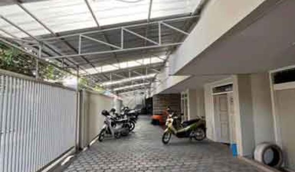 Rumah dengan Usaha Aktif di Cisitu Indah Dago Bandung