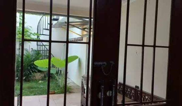Rumah di Cilandak Jakarta Selatan 2 Lantai