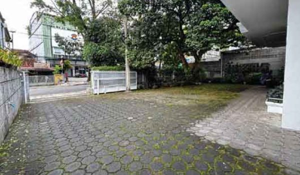 Rumah di Jalan Bengawan Bandung