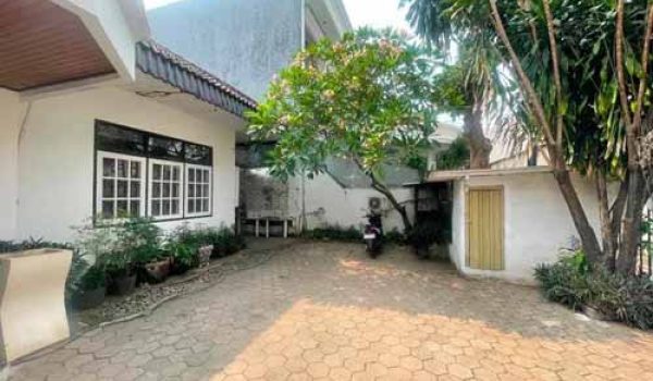 Rumah di Jalan Empu Sendok Kebayoran Baru Jakarta Selatan