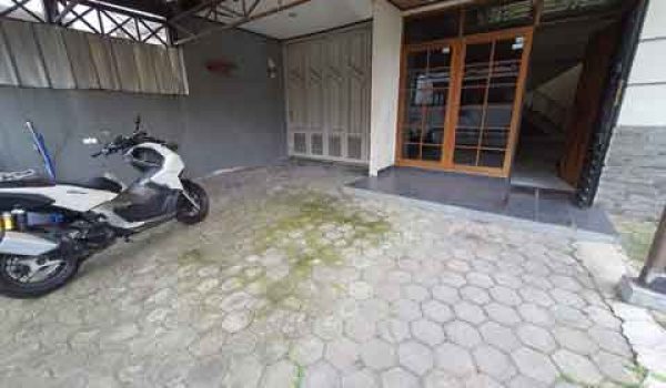 Dijual Rumah di Jalan Kembar (BKR) Bandung
