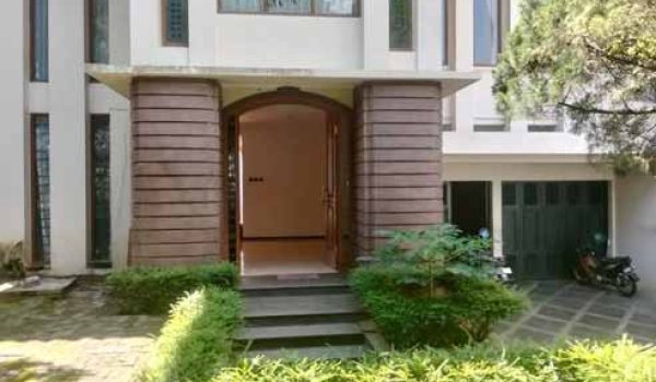 Rumah di Komplek Setra Duta Bandung