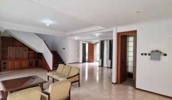 Rumah di Komplek Setra Duta Bandung