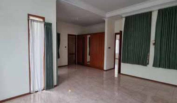 Rumah di Komplek Setra Duta Bandung